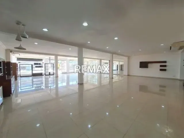 LOCAL COMERCIAL PREMIUM DE 2 NIVELES CON ASCENSOR PROPIO, A PIE DE CALLE, GRAN VITRINA COMERCIAL EN PORLAMAR, MUNICIPIO MARIÑO, ISLA DE MARGARITA - 4