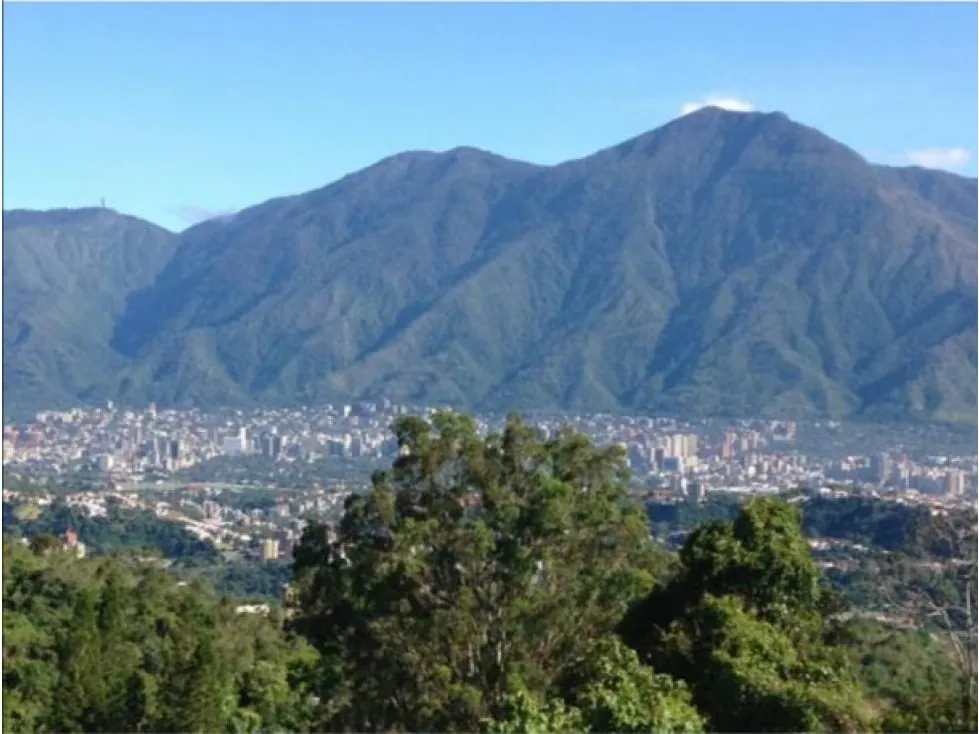 Vendo casa 350m2 Alto Hatillo 0115 - 9