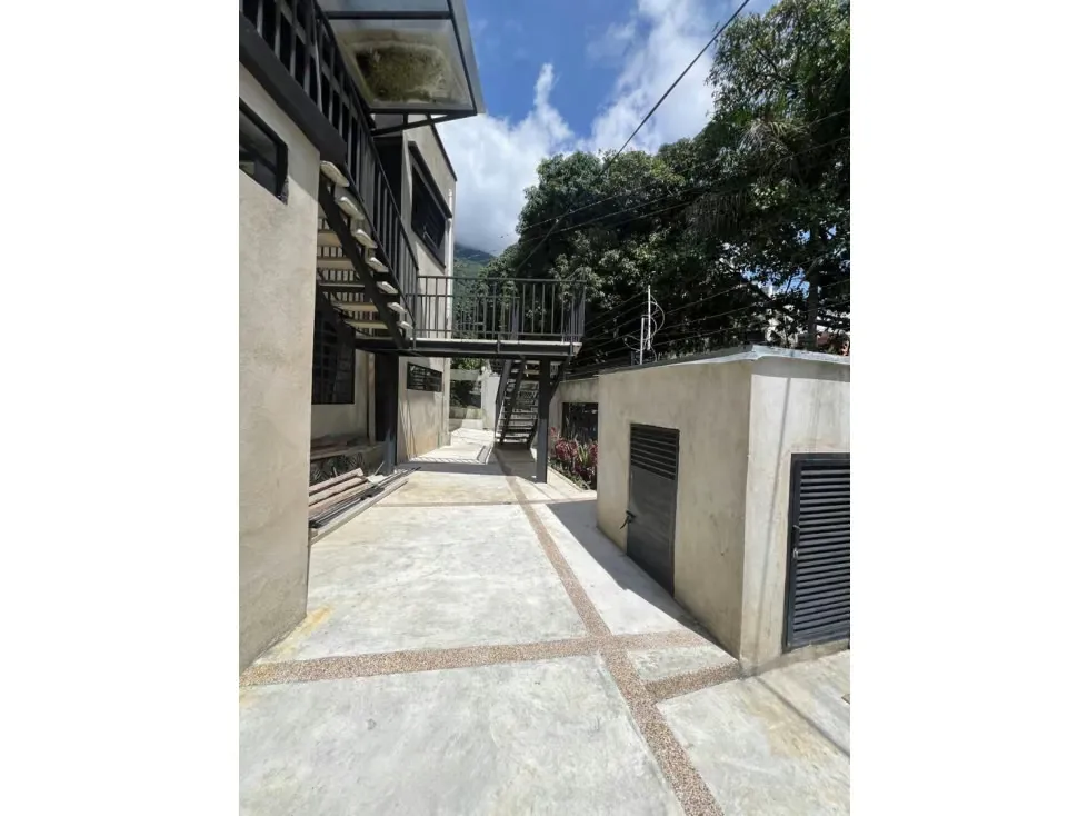 Vendo casa 384m2 4h/3b/4p Los Palos Grandes 3526 - 12