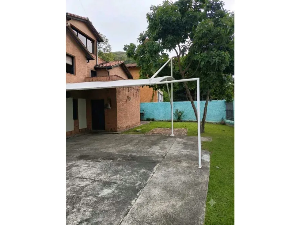 Vendo casa 260m2 Colinas de Corralito 3789 - 2