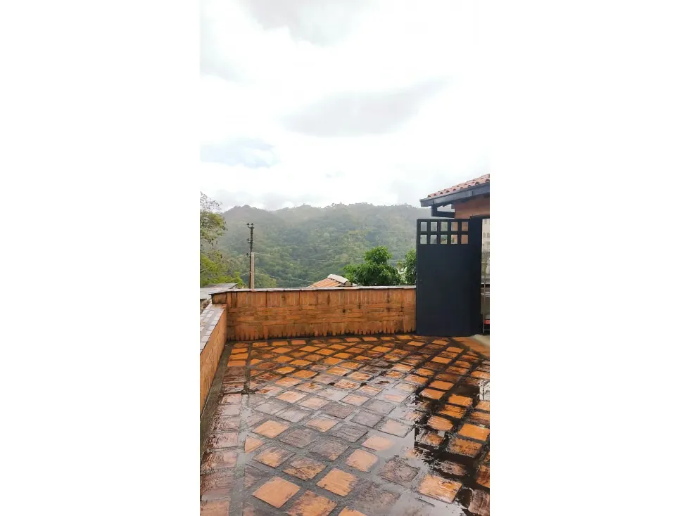 Vendo casa 260m2 Colinas de Corralito 3789 - 31