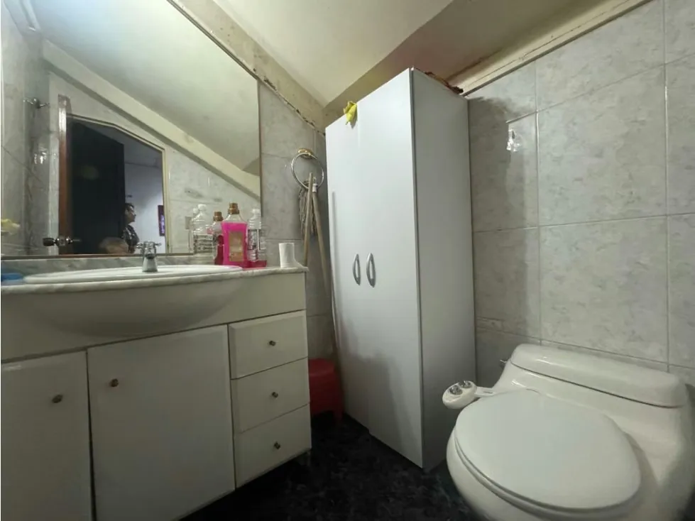 VENDO LOCAL 1090m2 3B AV,BARALT - 14