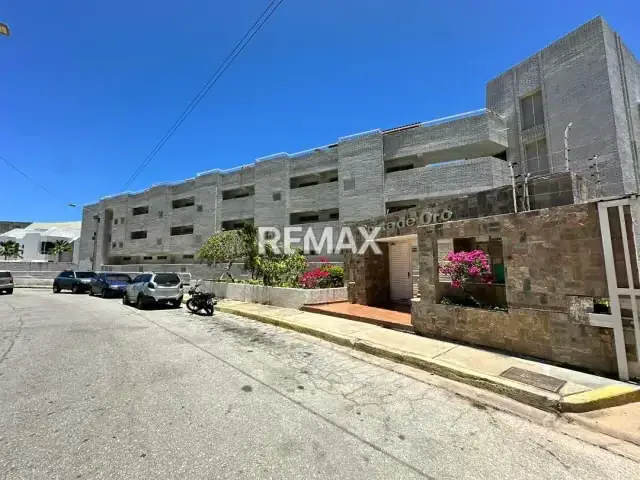 EN VENTA APARTAMENTO EN URBANIZACIÓN PLAYA EL ANGEL, RESD COSTA DE ORO - ISLA DE MARGARITA