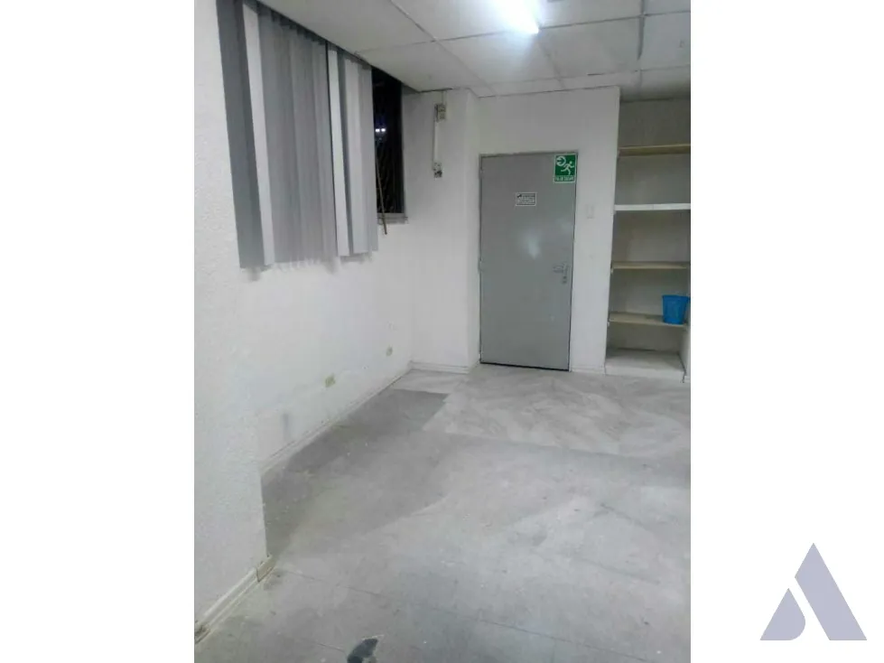 Alquilo oficina 56m2 Centro de Caracas 5065 - 12