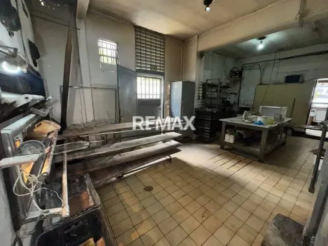 Excelente local comercial y fondo de comercio en venta en Los Chaguaramos - 8