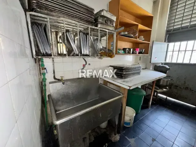 Excelente local comercial y fondo de comercio en venta en Los Chaguaramos - 10