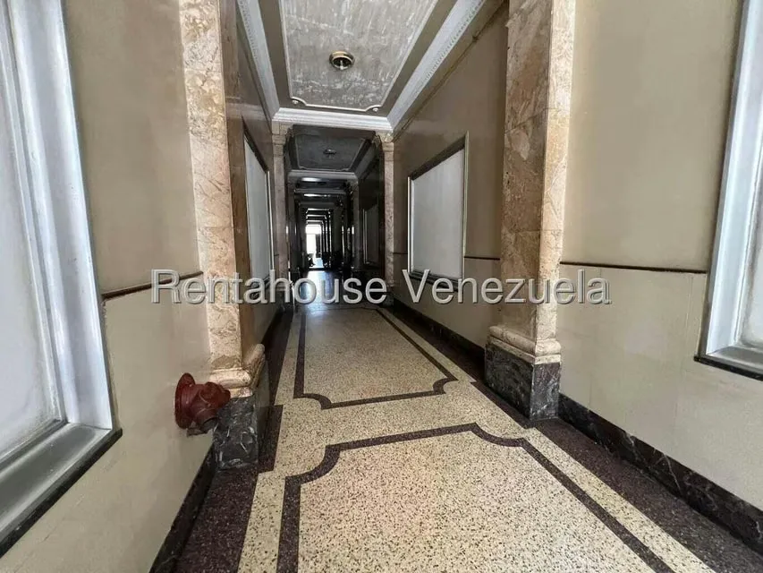 Apartamento (1 Nivel) en Venta en Parroquia Catedral, Distrito Metropolitano - 3