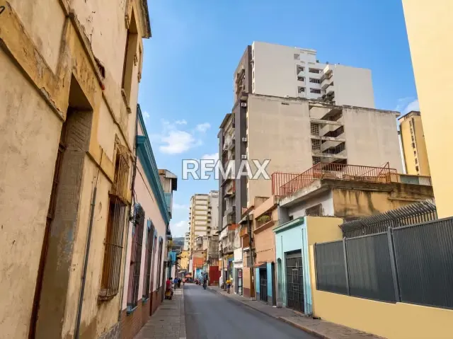 Amplio Pent-House de 4 Habitaciones en Venta, Piso 8, San Juan - 16
