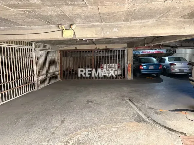 Amplio Pent-House de 4 Habitaciones en Venta, Piso 8, San Juan - 20