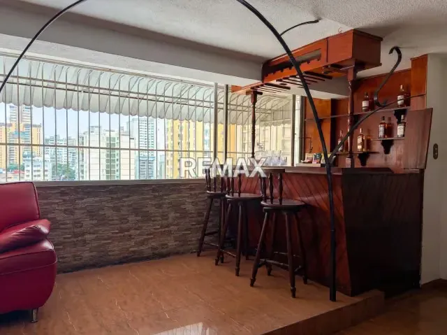 Amplio Pent-House de 4 Habitaciones en Venta, Piso 8, San Juan - 3