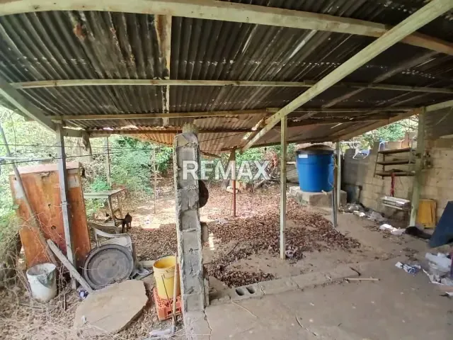 Se Vende Terreno con Bienhechurias en excelente ubicación Coro Edo Falcón - 13