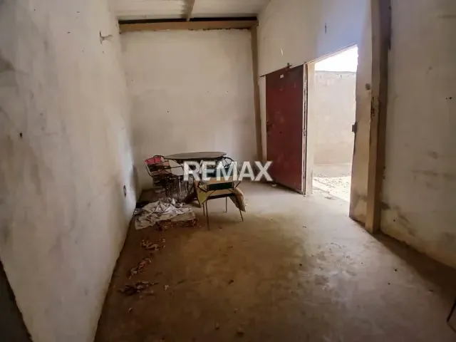 Se Vende Terreno con Bienhechurias en excelente ubicación Coro Edo Falcón - 2