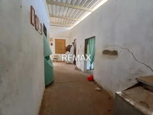 Se Vende Terreno con Bienhechurias en excelente ubicación Coro Edo Falcón - 5