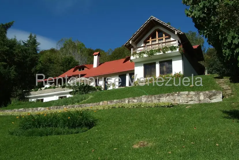 Casa (Multipes Niveles) en Venta en La Colonia Tovar, Aragua