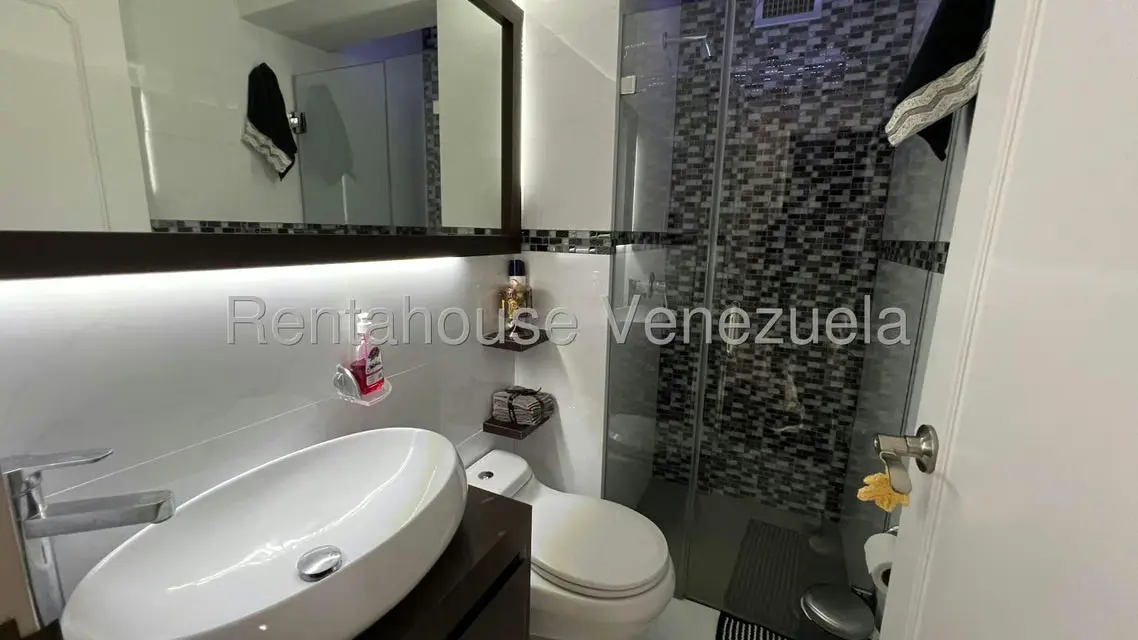 Apartamento (1 Nivel) en Venta en Lomas de Prados del Este, Distrito Metropolitano - 12