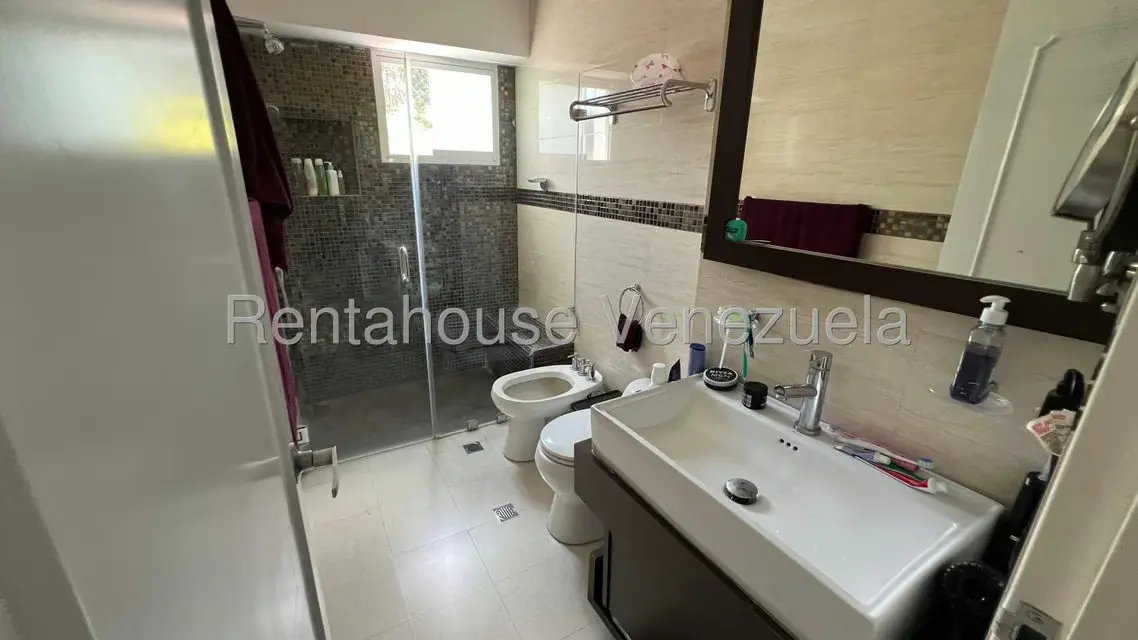 Apartamento (1 Nivel) en Venta en Lomas de Prados del Este, Distrito Metropolitano - 16