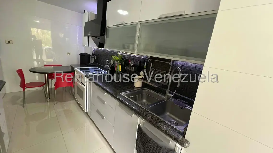 Apartamento (1 Nivel) en Venta en Lomas de Prados del Este, Distrito Metropolitano - 9