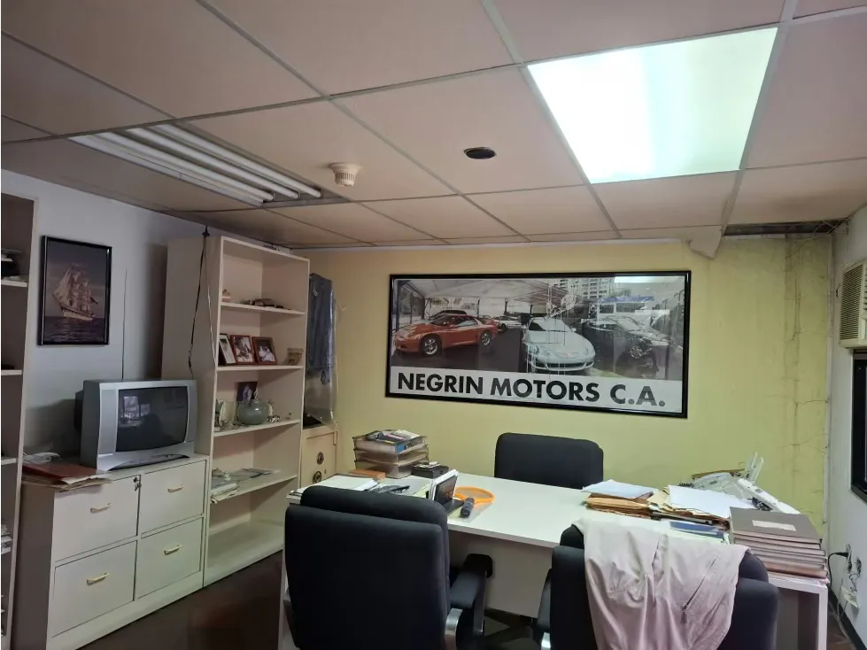 Se vende Concesionario en La Av. Libertador - 7