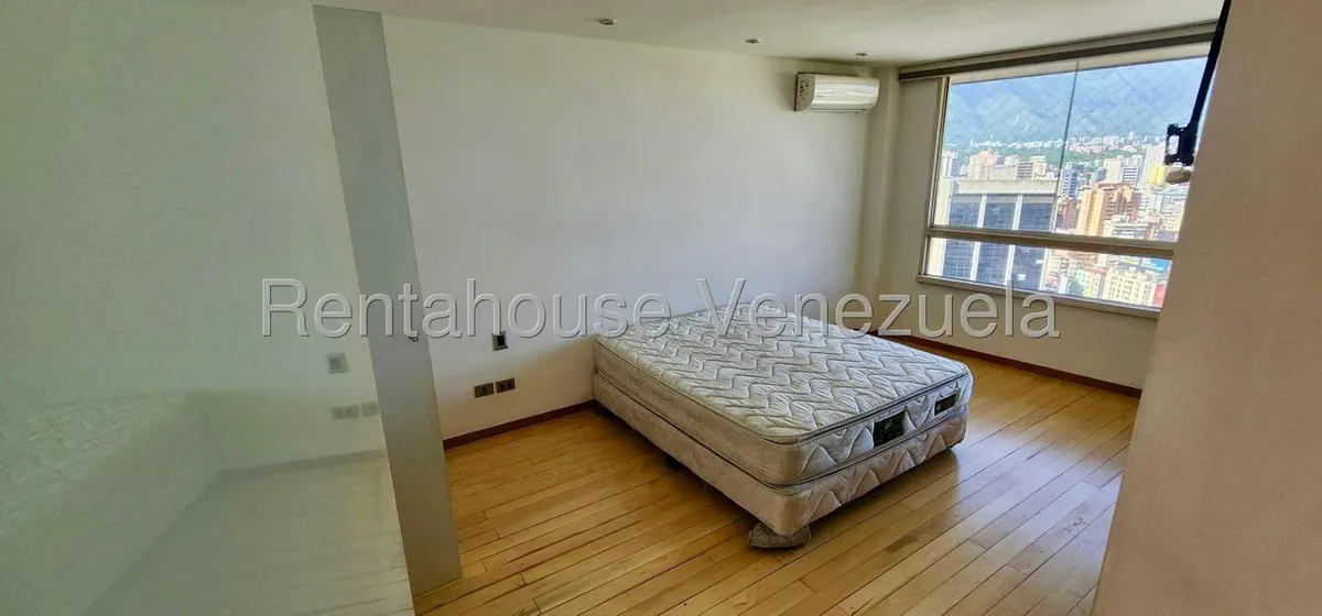 Apartamento (1 Nivel) en Alquiler en Colinas de Bello Monte, Distrito Metropolitano - 29