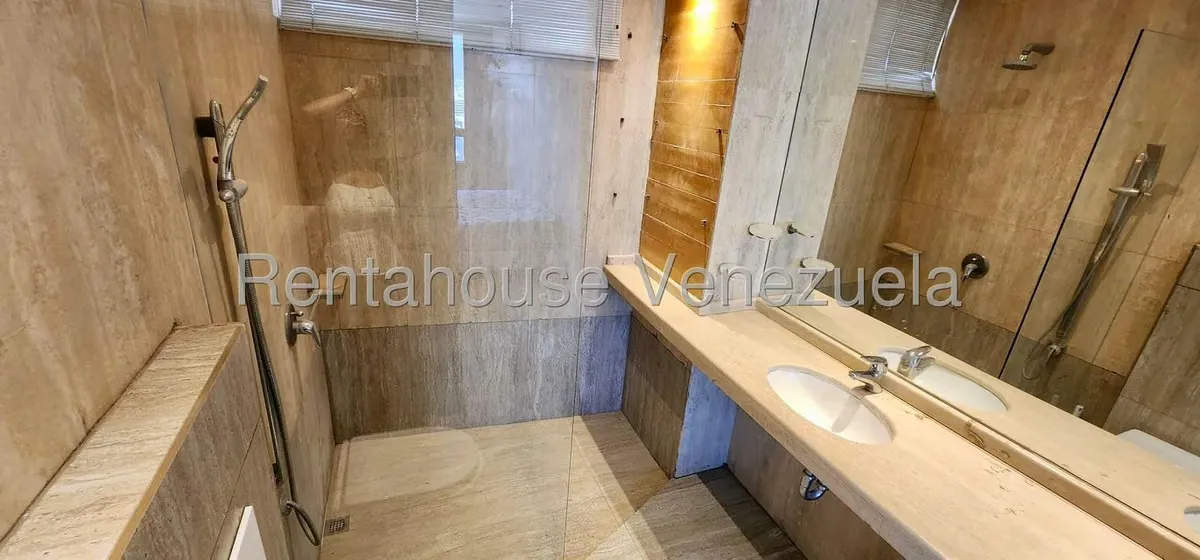 Apartamento (1 Nivel) en Alquiler en Colinas de Bello Monte, Distrito Metropolitano - 34