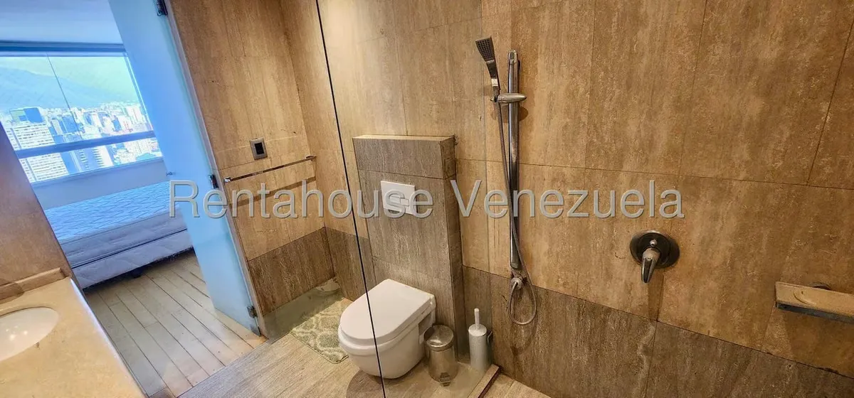 Apartamento (1 Nivel) en Alquiler en Colinas de Bello Monte, Distrito Metropolitano - 35