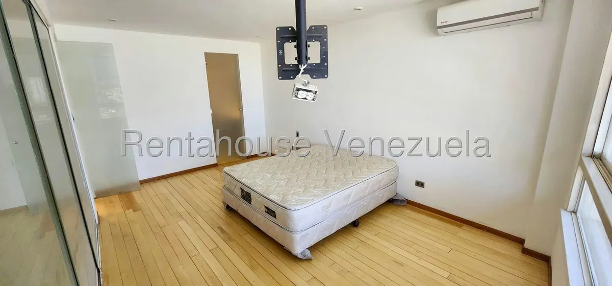 Apartamento (1 Nivel) en Alquiler en Colinas de Bello Monte, Distrito Metropolitano - 36