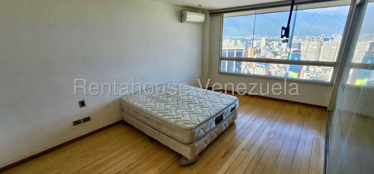 Apartamento (1 Nivel) en Alquiler en Colinas de Bello Monte, Distrito Metropolitano - 37