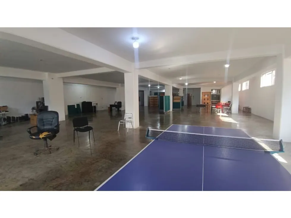 Vendo/alquilo edificio 3.200m2 Zona industrial La Trinidad 0733 - 2