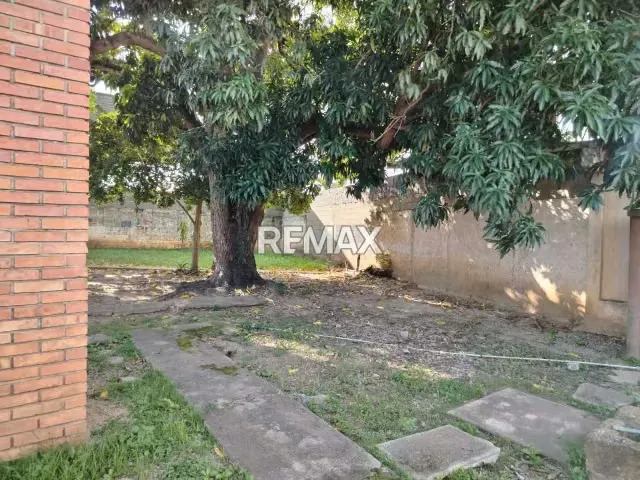 vendo Amplia Propiedad Multifuncional de 1.787 m² en Zanjón Colorado - 13
