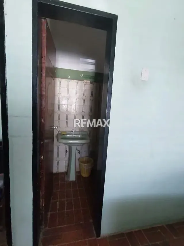 vendo Amplia Propiedad Multifuncional de 1.787 m² en Zanjón Colorado - 9