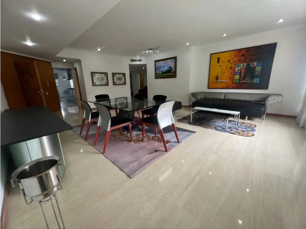 Alquilo apartamento 145m2 Los Chorros 2608