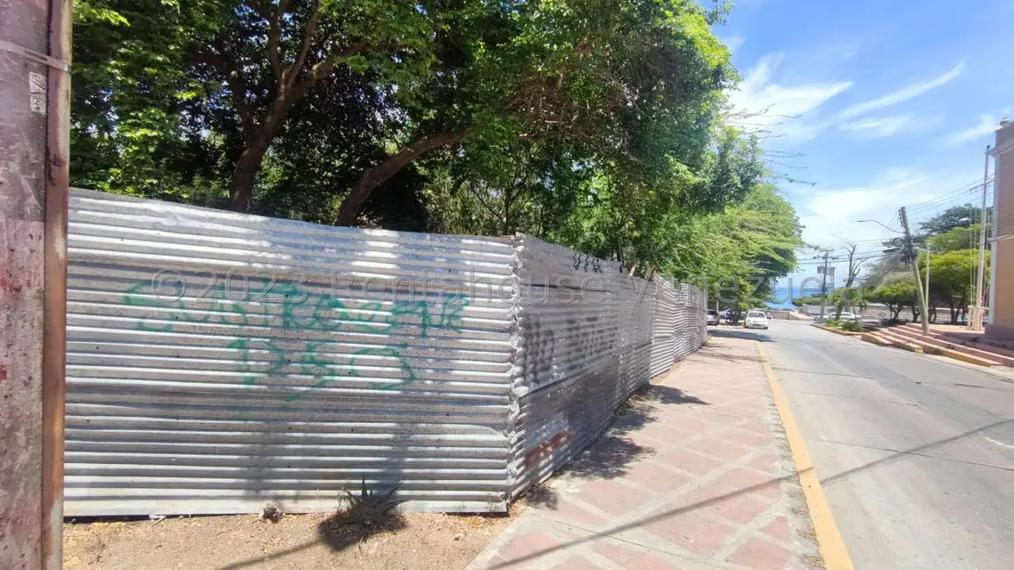 Terreno (Comercial) en Venta en Pampatar, Nueva Esparta - 2