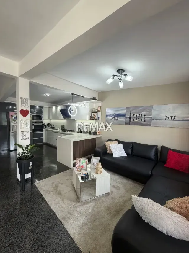 En venta casa Urb Ruezga ll - 3