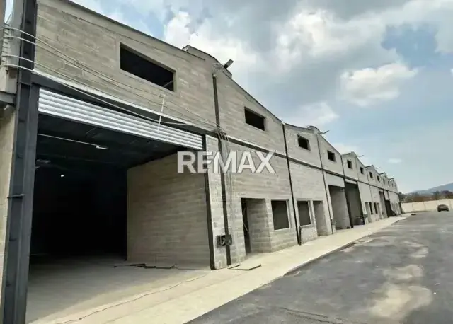 Venta de Galpon en San Diego Zona Industrial Monte Real de 1.800 mts2