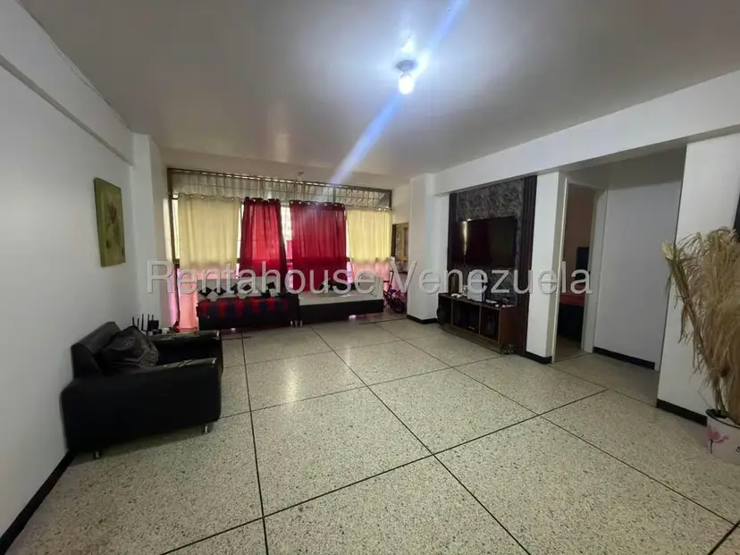 Apartamento (1 Nivel) en Venta en Los Teques, Miranda