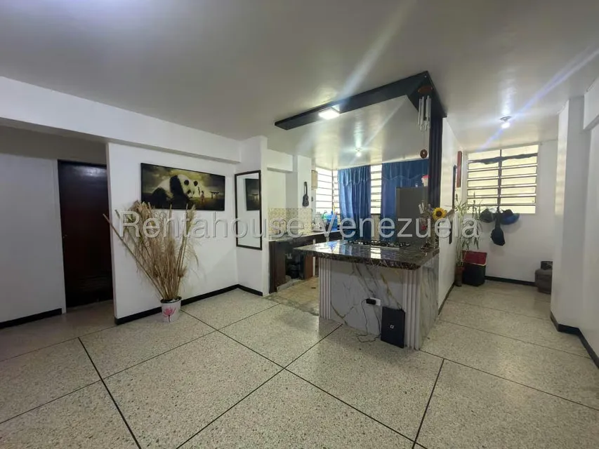 Apartamento (1 Nivel) en Venta en Los Teques, Miranda - 3