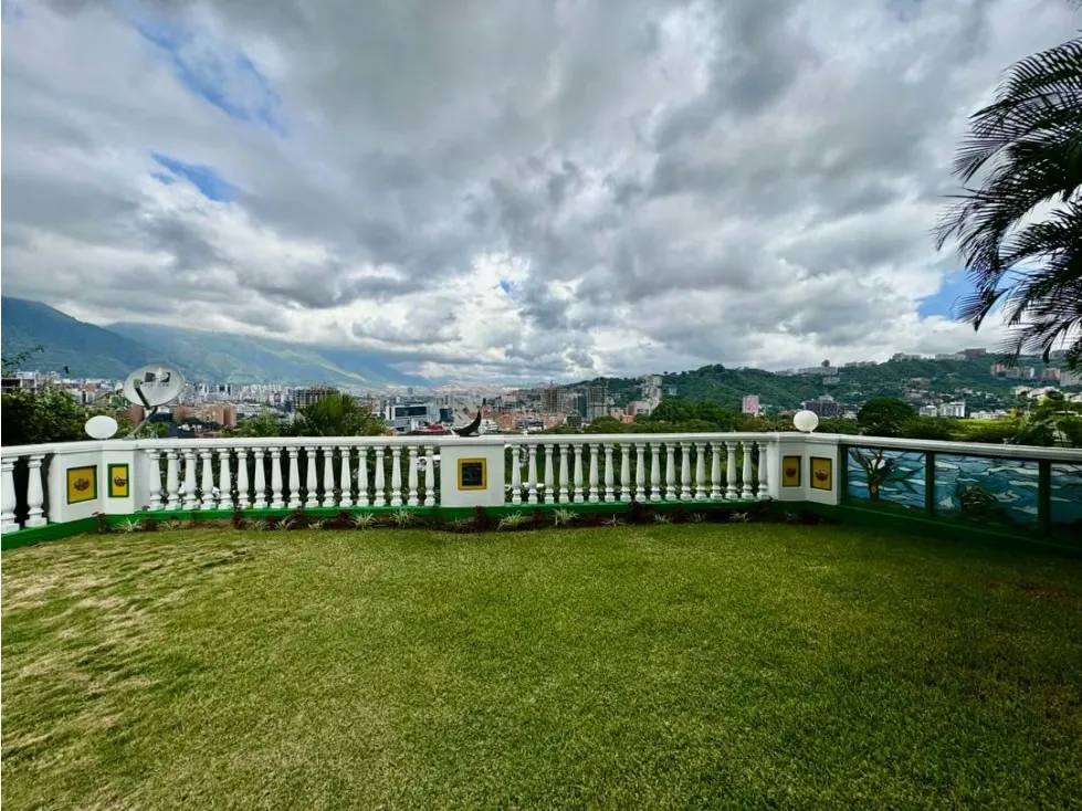 Se vende PB 294m2 4h+s+ch/6b/4p Chulavista - 5