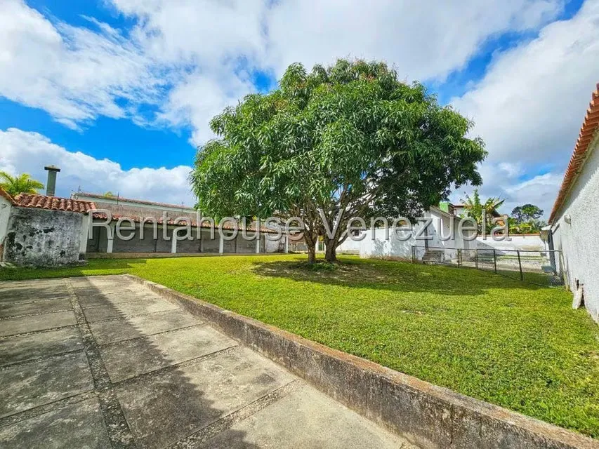 Casa (Duplex) en Venta en Lomas de La Lagunita, Distrito Metropolitano - 2
