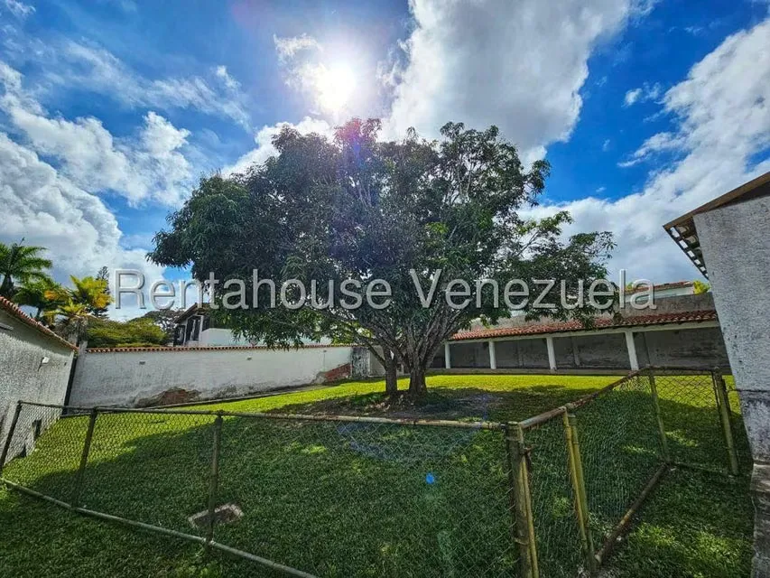 Casa (Duplex) en Venta en Lomas de La Lagunita, Distrito Metropolitano - 4