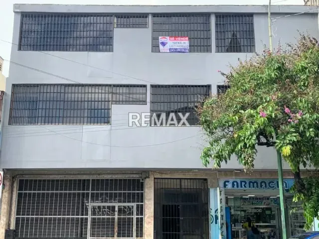 SE VENDE EDIFICIO COMERCIAL CALLE 19