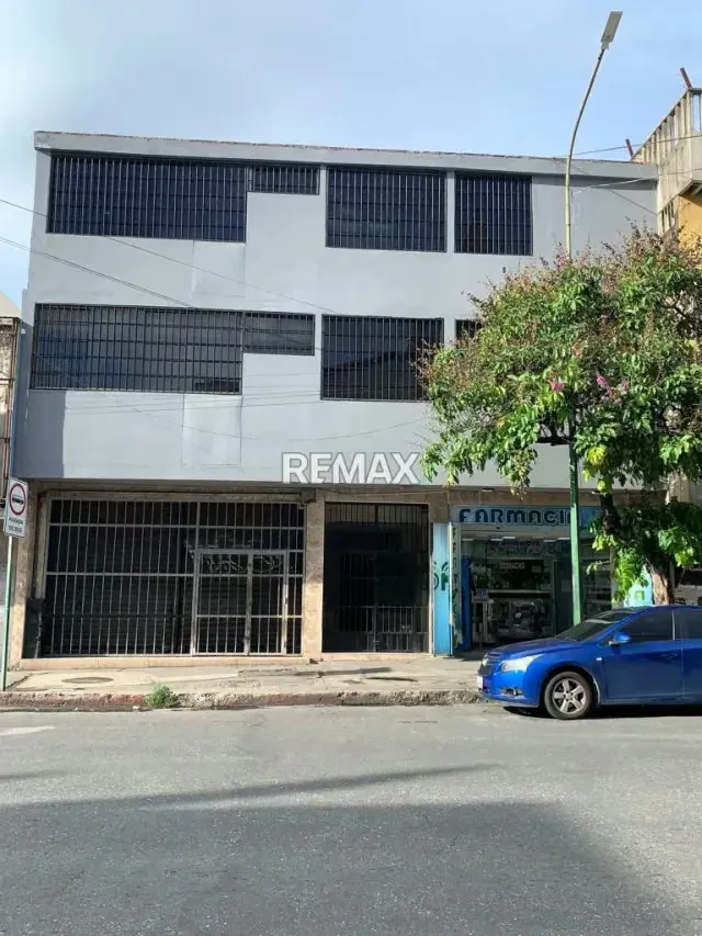 SE VENDE EDIFICIO COMERCIAL CALLE 19 - 2