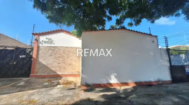 Vendo Casa Quinta en Sector Santa María, calle 71 con Av. 26. Diagonal al Colegio Martin Luther King