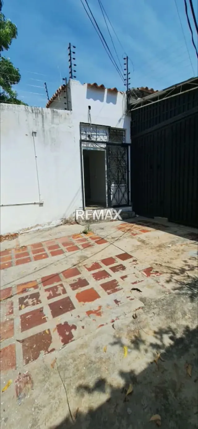 Vendo Casa Quinta en Sector Santa María, calle 71 con Av. 26. Diagonal al Colegio Martin Luther King - 13