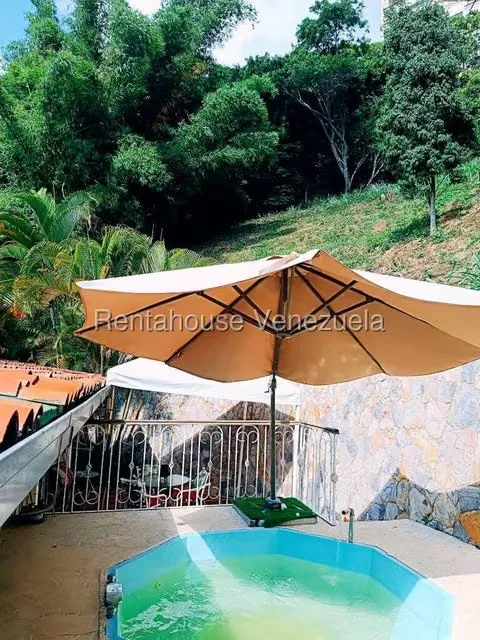 Casa (Duplex) en Venta en Lomas de Prados del Este, Distrito Metropolitano - 20
