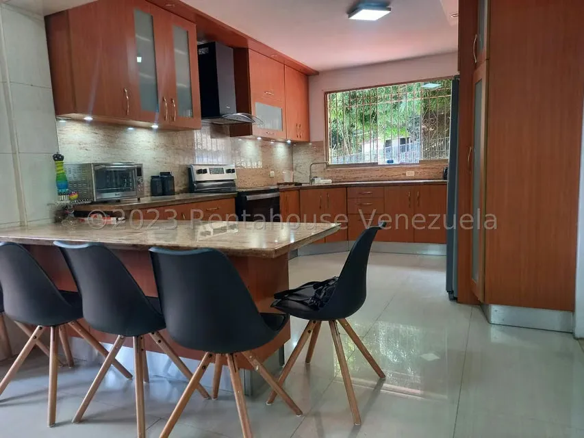 Casa (Duplex) en Venta en Lomas de Prados del Este, Distrito Metropolitano - 8