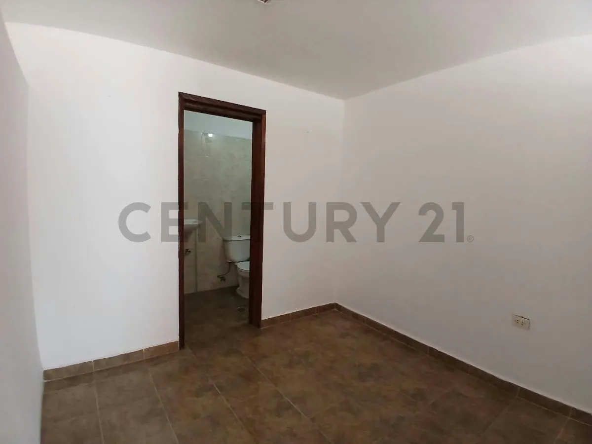 Local Comercial y Depósito en Porlamar muy cerca de la Av. Llano Adentro - 11
