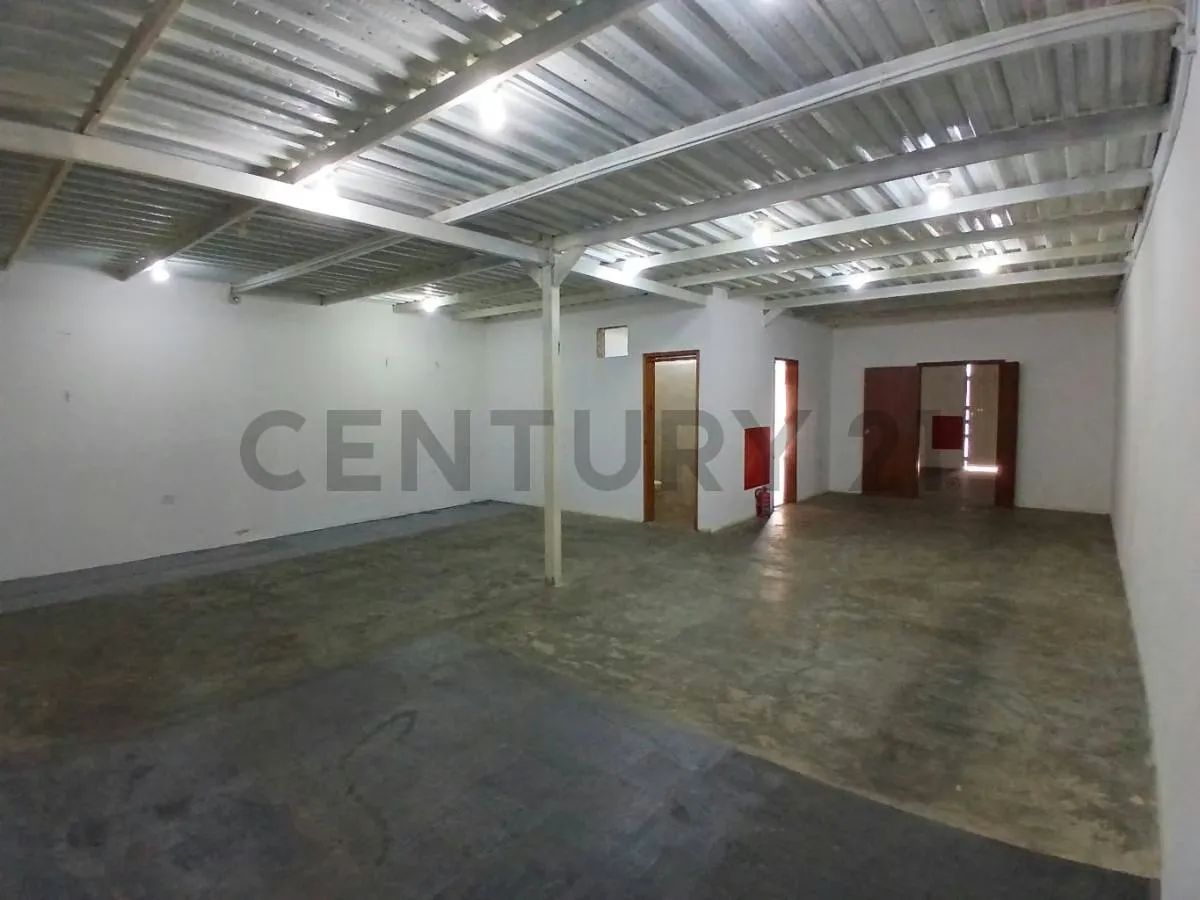 Local Comercial y Depósito en Porlamar muy cerca de la Av. Llano Adentro - 4
