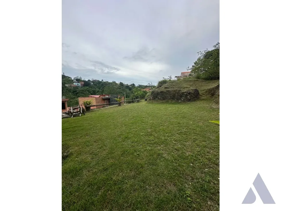 Vendo casa c/jardin en calle cerrada 337m2 Villanueva del Hatiilo 9005 - 13