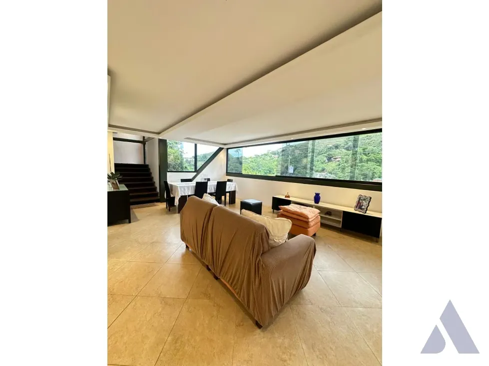 Vendo casa c/jardin en calle cerrada 337m2 Villanueva del Hatiilo 9005 - 4