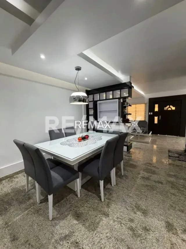 Townhouse en alquiler - 6